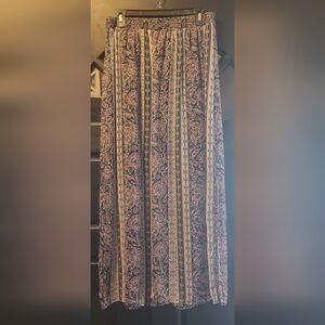 Women's Long, side split, skirt sz Med.